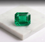 Premium Octagon-Cut Natural Emerald Gemstone – Vivid Green